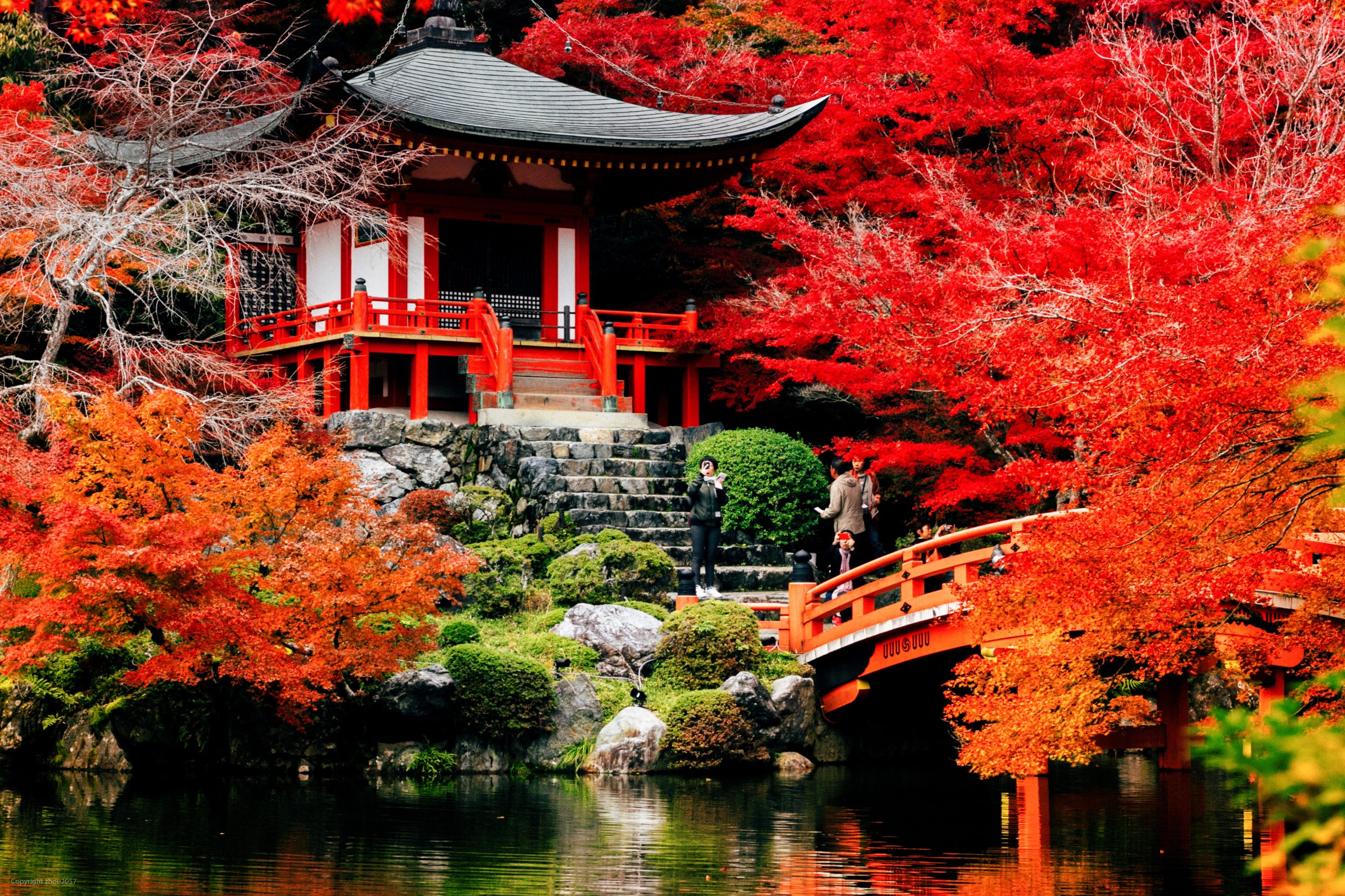 醍醐寺 辨天堂と紅葉